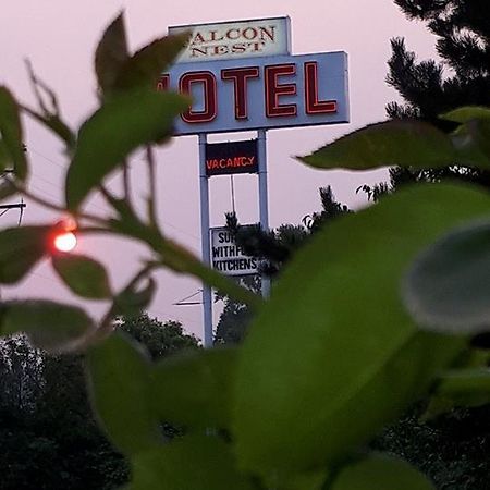 Falcon Nest Motel Дънкан Екстериор снимка