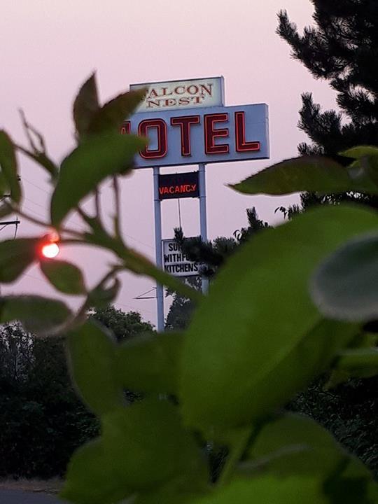 Falcon Nest Motel Дънкан Екстериор снимка